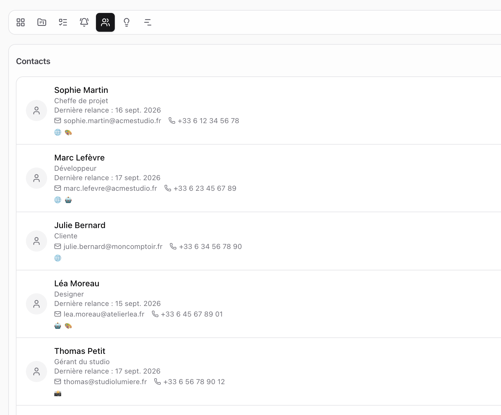 Une fiche contact avec son historique de relances